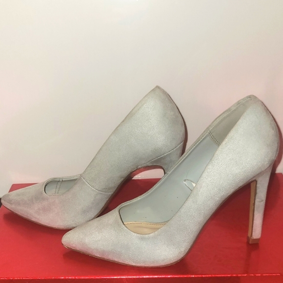 Forever 21 Silver Suede Pointy Toe Pumps, sz 6 - Picture 5 of 6
